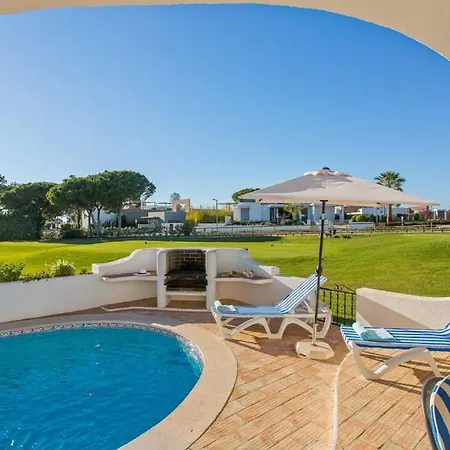 Sleeps 6 Pool Air Con T480136 Vale do Lobo