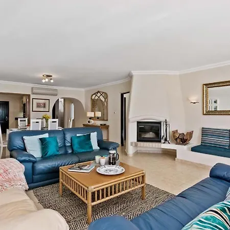 Sleeps 6 Pool Air Con T480136 Villa