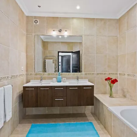 Sleeps 6 Pool Air Con T480136 *