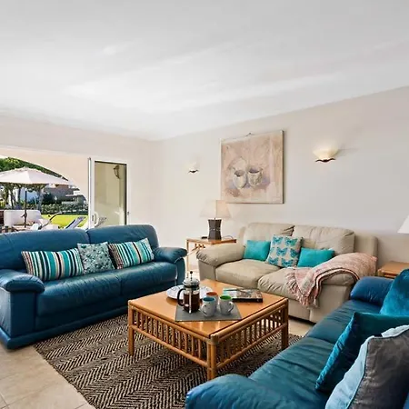 Villa Sleeps 6 Pool Air Con T480136
