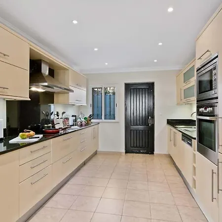 Villa Sleeps 6 Pool Air Con T480136 *