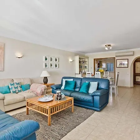 Sleeps 6 Pool Air Con T480136 Villa