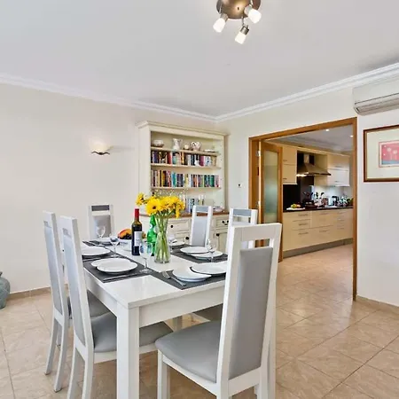 Villa Sleeps 6 Pool Air Con T480136 *